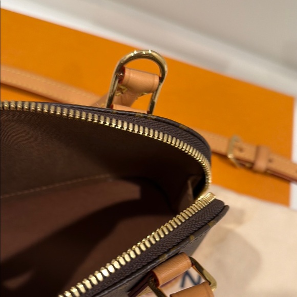 Louis Vuitton Mini Bag in Brown Monogram - Picture 9 of 11
